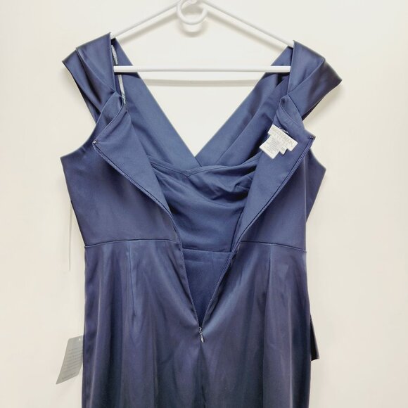 Maggy London Navy Blue Bridesmaid / Formal Dress Sleeveless Size 12 satin New - Picture 11 of 13